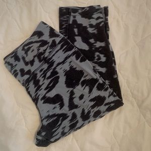 NIKE DRI-FIT cropped leggings